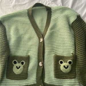Kawaii Cartoon Frog
Pattern Colorblock Drop Shoulder
Cardigan